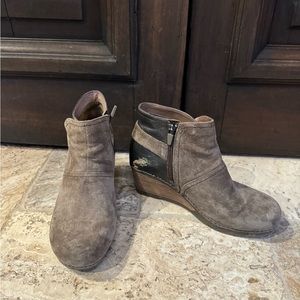 Dansko Shirley brown booties 39 suede/leather
